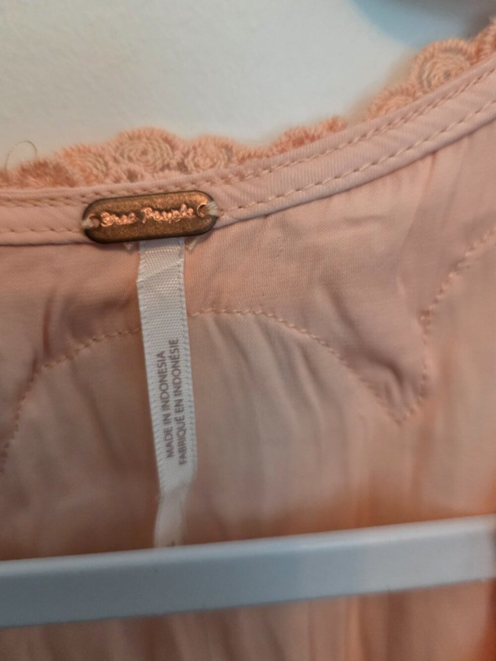 BNWT Free People Indie Top -Size Medium - Retail $128 USD - Picture 3 of 5